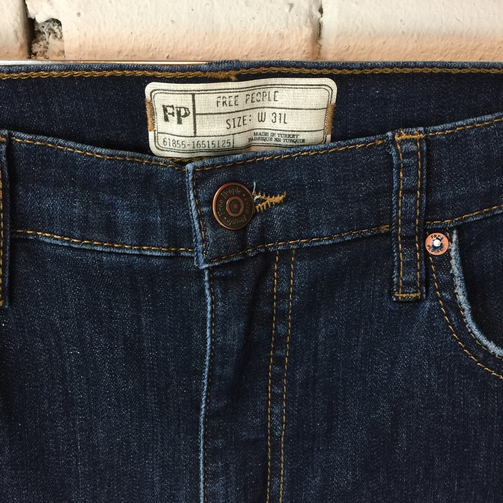 𖧷 SOLD 𖧷 Free People || Busted Knee High Rise Skinny Jean - Picture 6 of 8